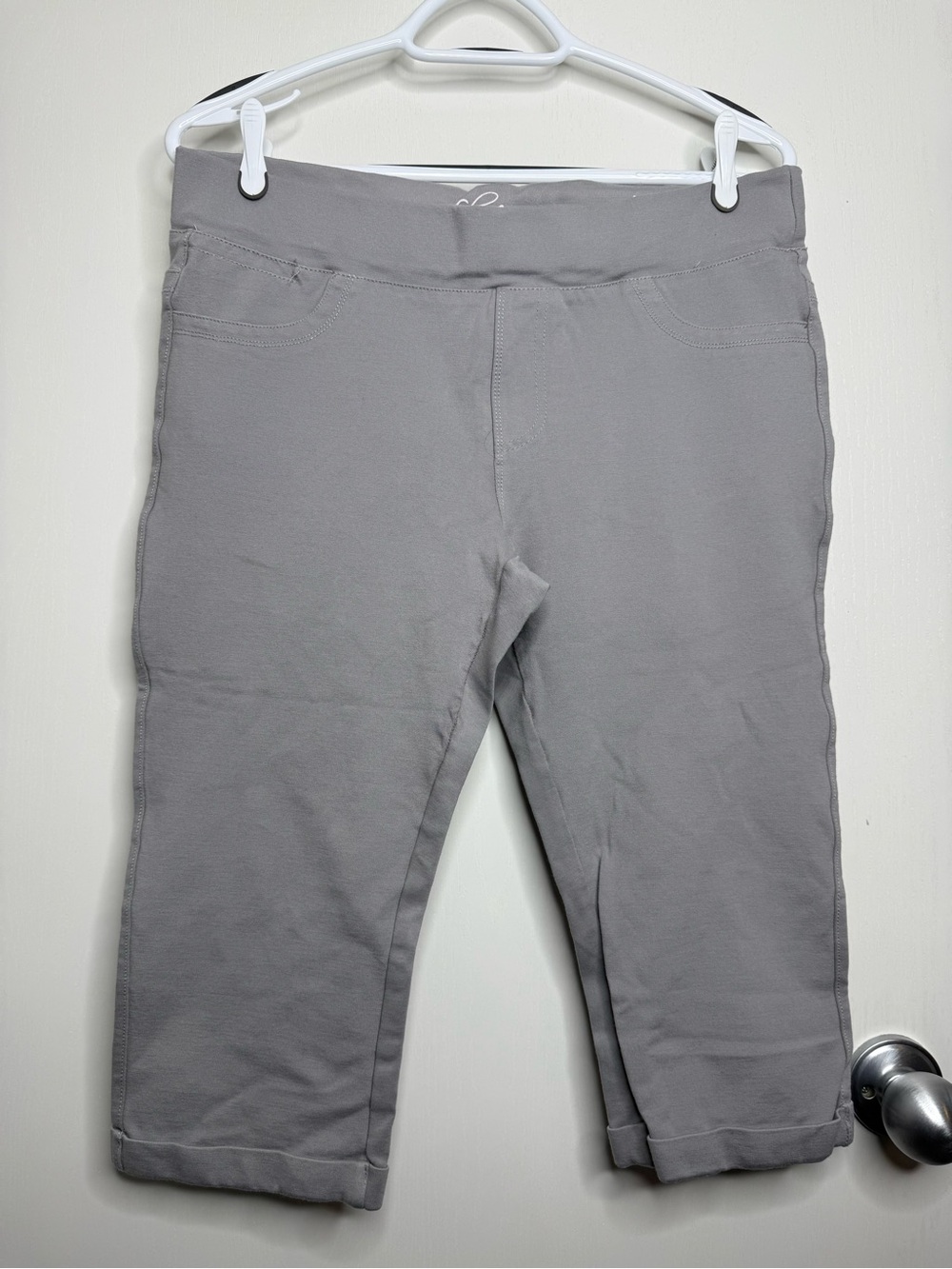 Lola Jeans Brand Pull On Gray Capri Pants Womens XL Michelle Mid Rise